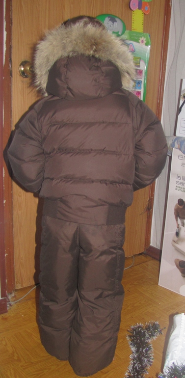 комплект Moncler шоколадный 5-6 лет 3000р.