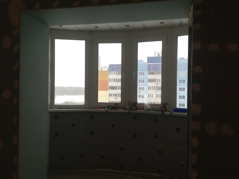 Как можно оформить эркерное окно?