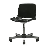 Поможете найти стул?! Заодно новую кухню показала... :)