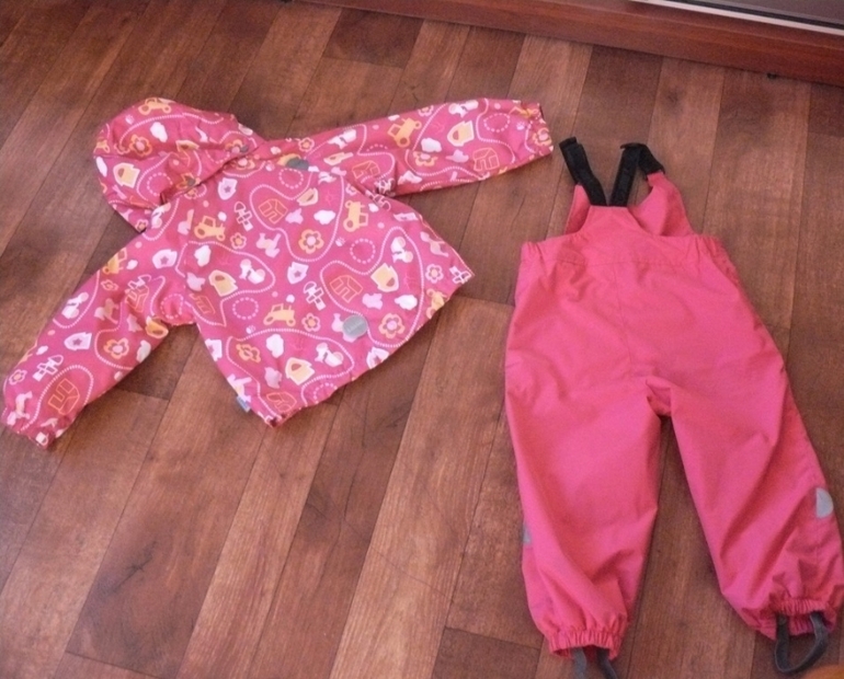 Комплект ветровочный Lassie р.92+ Новый Цена 1700!!!Почта за мой счет!!!