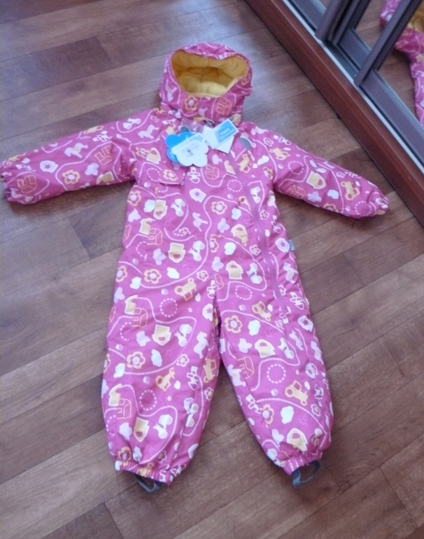 Комбинезон Lassie р92+ Новый и Шапка Lassie новый Цена 1800!!! Почта за мой счет!!!