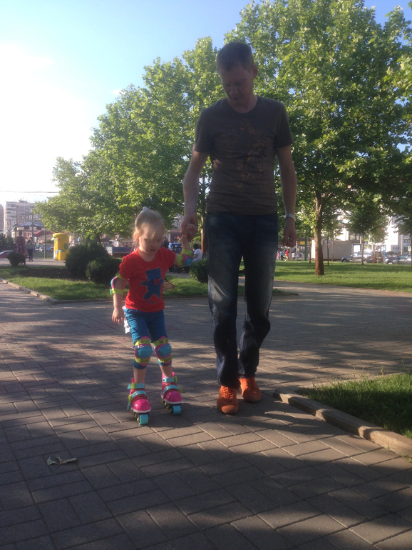 Вишенки любят друг друга год и девять месяцев!