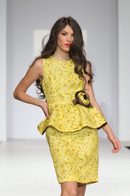 Выкпойка платья с пелериной