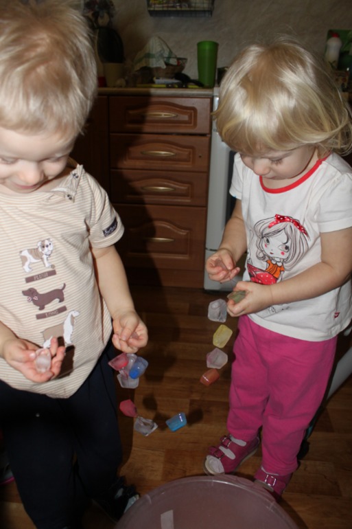 Наш первый ФМ! Новогодний переполох, 1 неделя