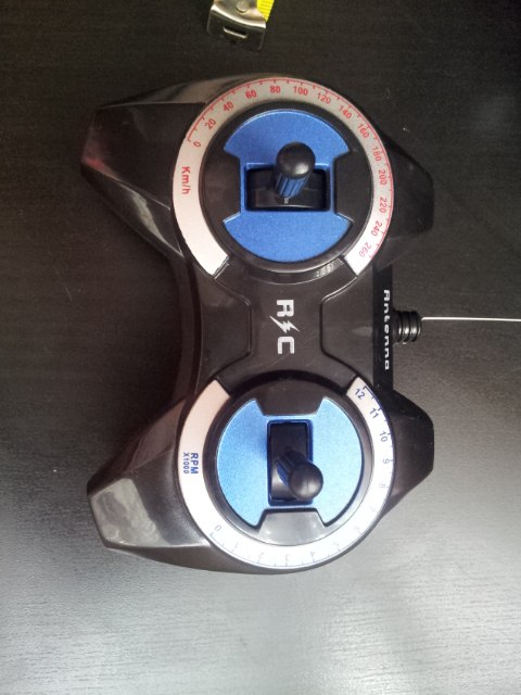 Квадроцикл радиоуправляемый с гонщиком -низкая цена, скромные размеры