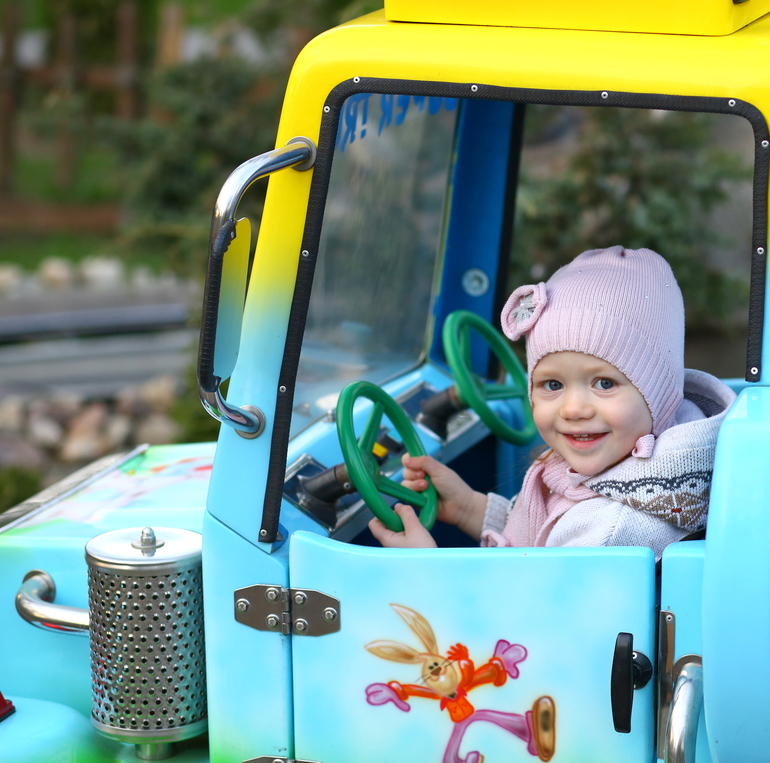 дочь и машины