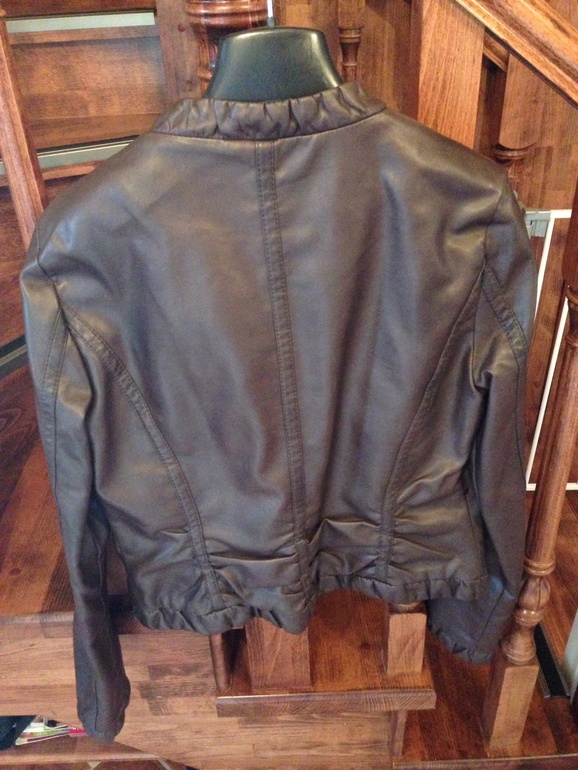 продам куртки КожЗам (б/у)