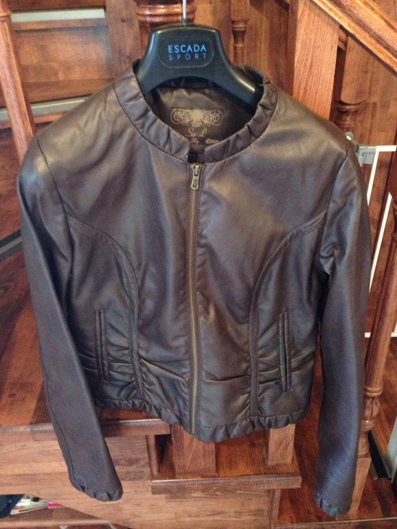 продам куртки КожЗам (б/у)