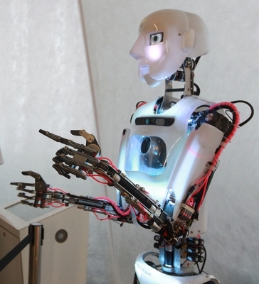 Бал роботов. Не то, чтобы совсем не понравилось...