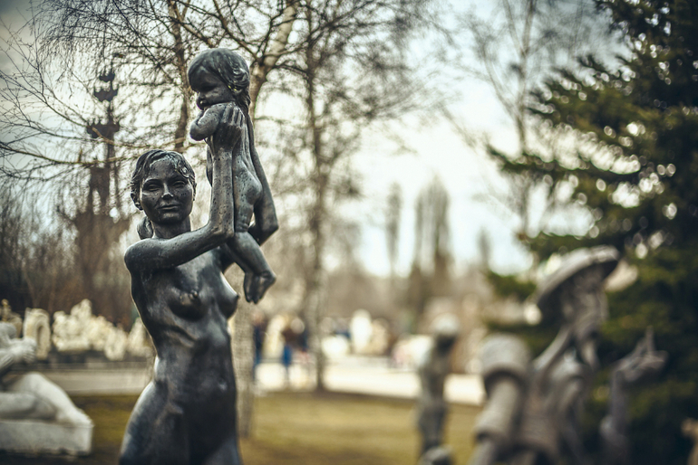 Музеон. Тема материнства и семьи