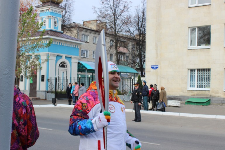 Работы на конкурс классов и обзор  Олимпийской эстафеты ) в нашем городе .