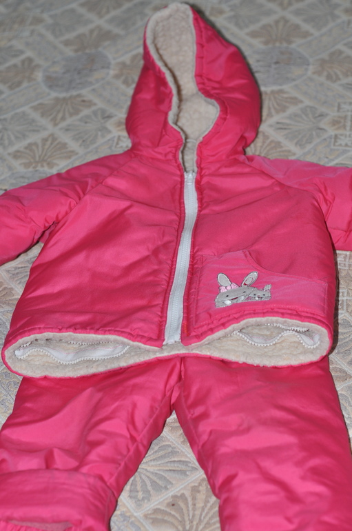 Отдам даром верхнюю детскую одежду на малышку