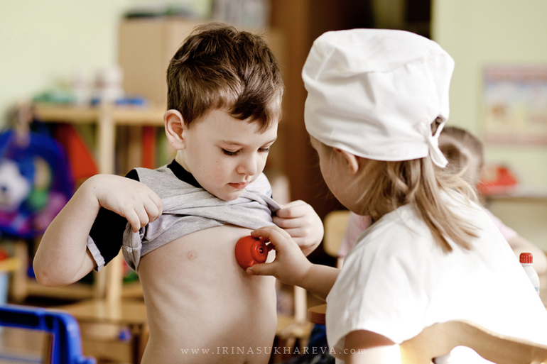 Один день из жизни в детском саду. Часть 2. Играем.