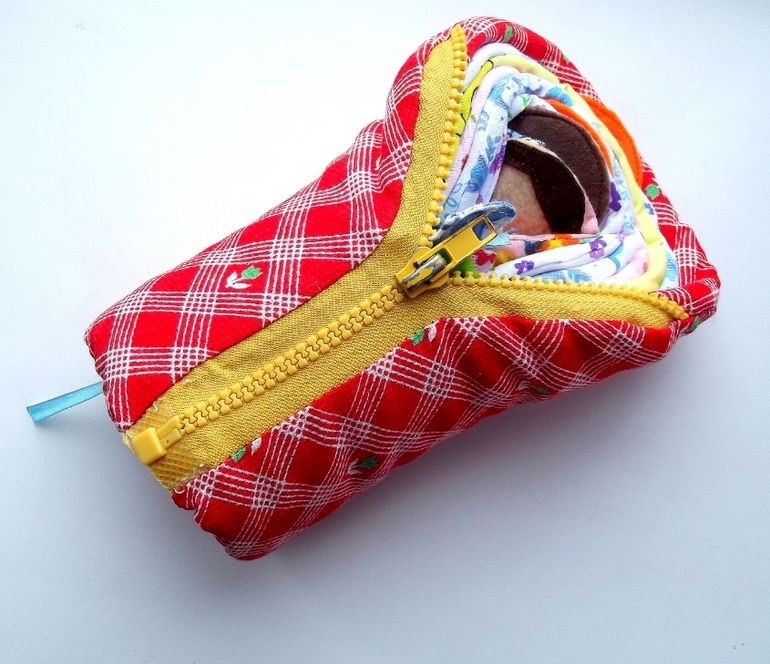 Матрешки-застежки для любопытных ручек)