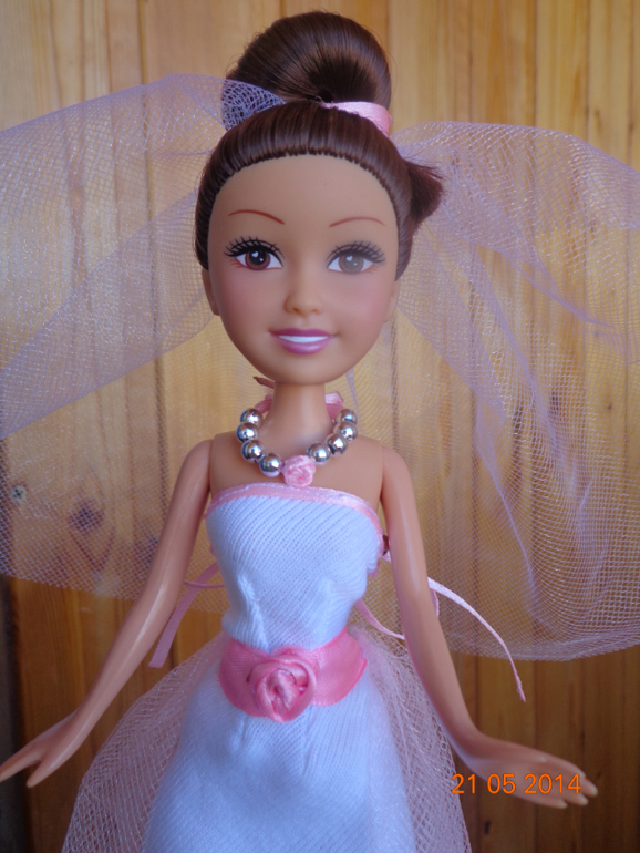 Кукольная одежда и корона))))