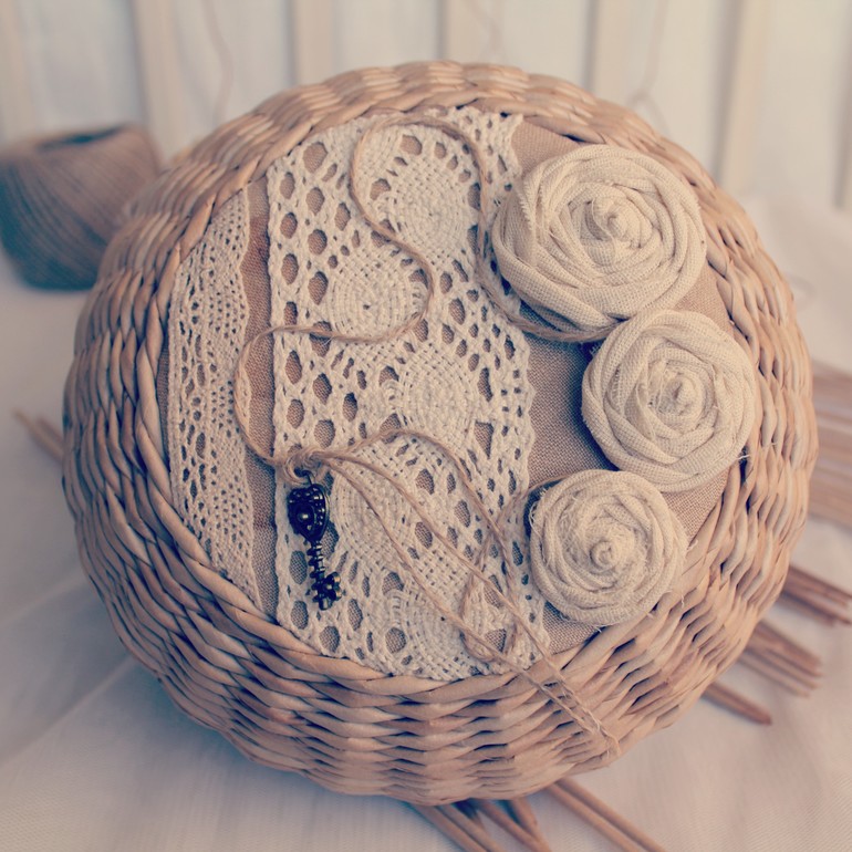 Плетеная шкатулка