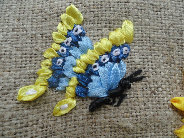 Вышивка лентами. Льняная сумка. МК