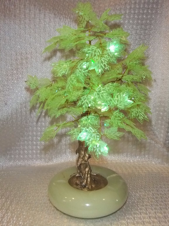 Весенний клён