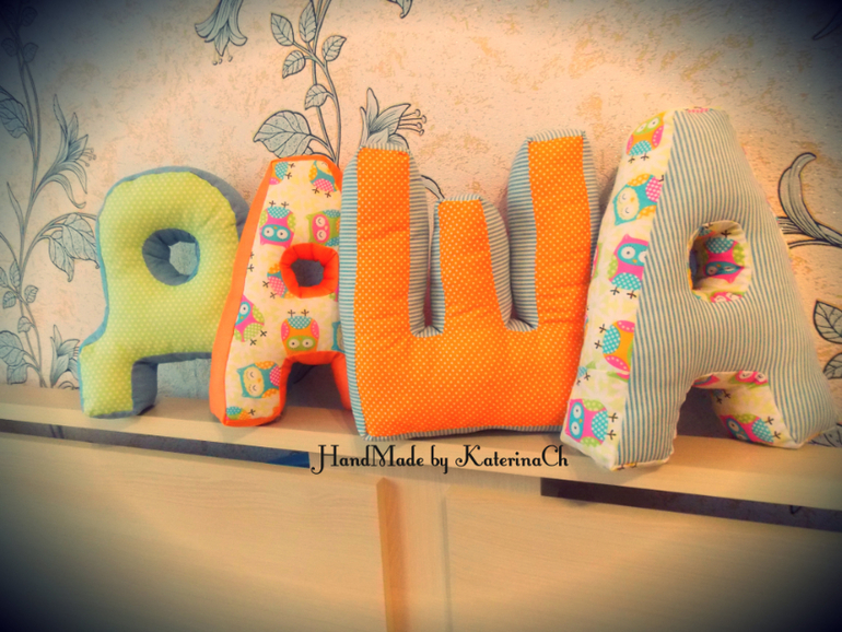 Интерьерные буквы-подушки "ДАША" №2