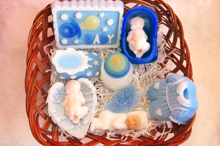 С новорожденным!