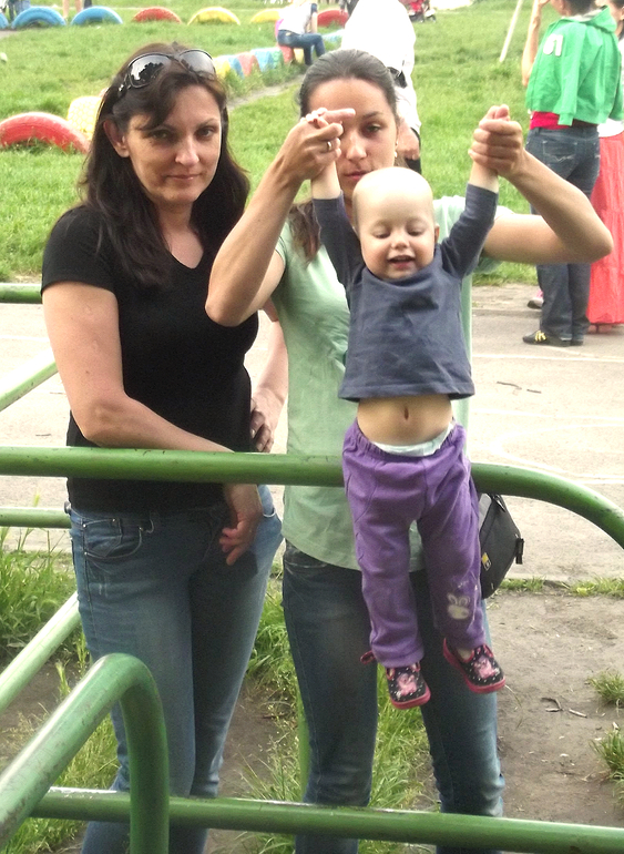 Вчера нам было год и 9)