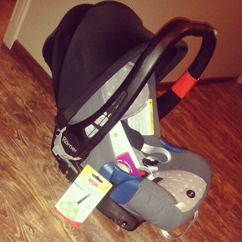 Первое для малыша. Вопрос про положение новорожденного в автолюльке