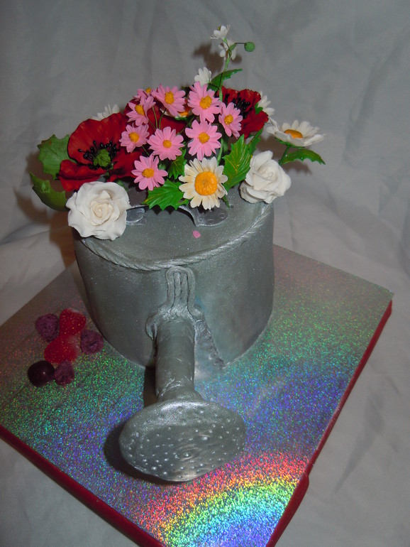 Лейка с маками