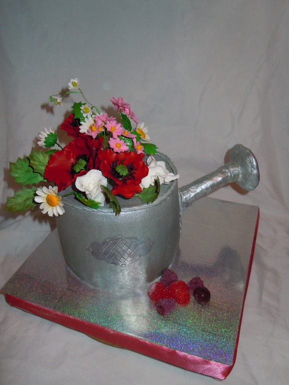 Лейка с маками