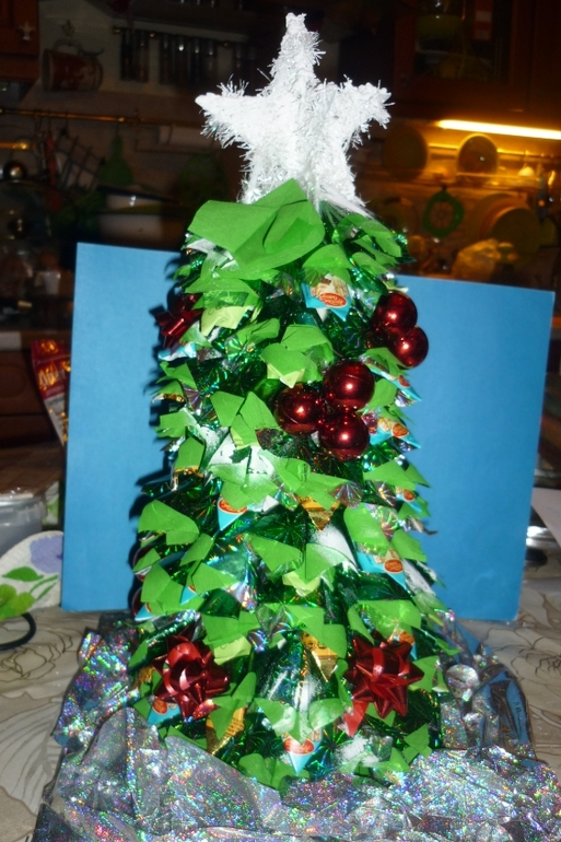 Елка первая работа в этом жанре