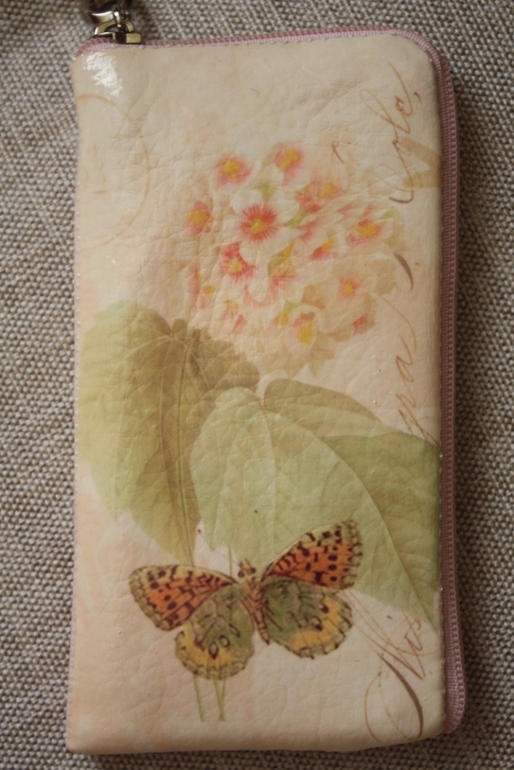 Чехлы для телефона