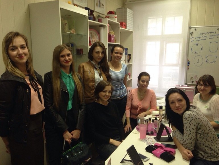 до и после обучения в школе макияжа