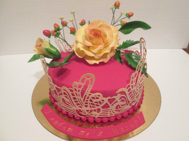 Торт с розой