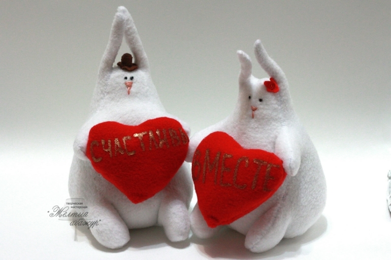 Парочка влюбленных заек.