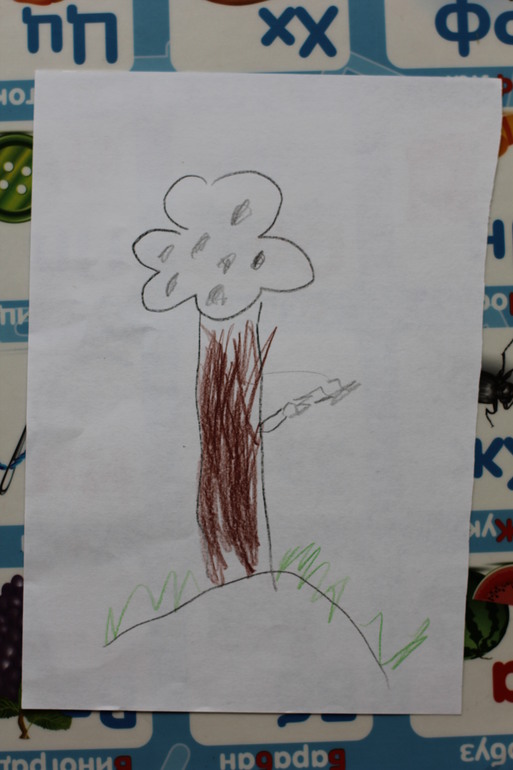 Андрей рисует