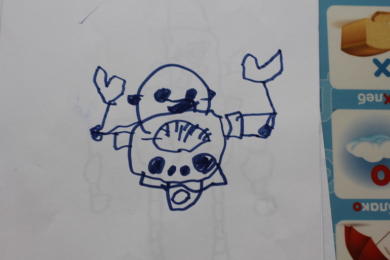 Андрей рисует