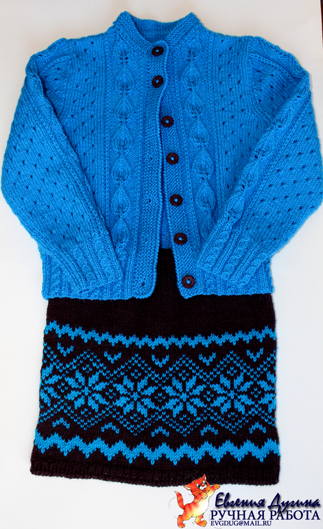 Васильковая кофточка