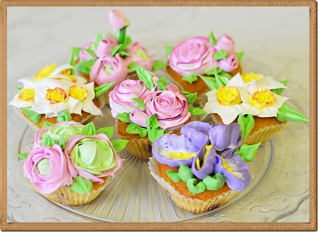 Кондитерские курсы. Цветы из крема и мастики.