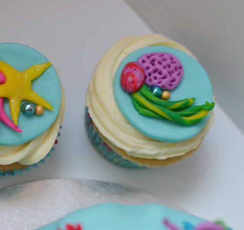 Торт морской и каапкейки к нему)))