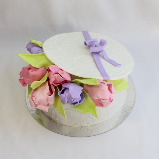 Торт коробка с тюльпанами