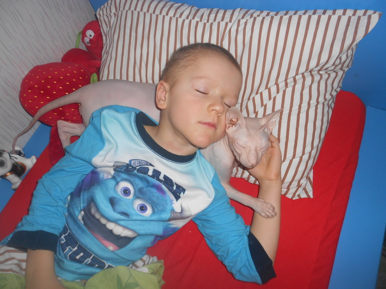 Зефир подрос и обнаглел)