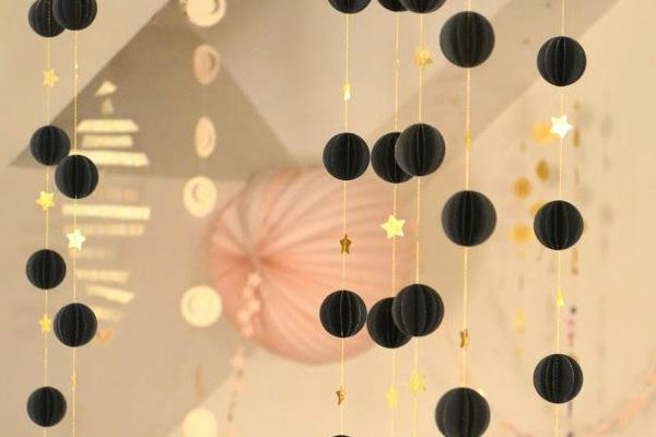 Мой маленький мир: гирлянды и подвески