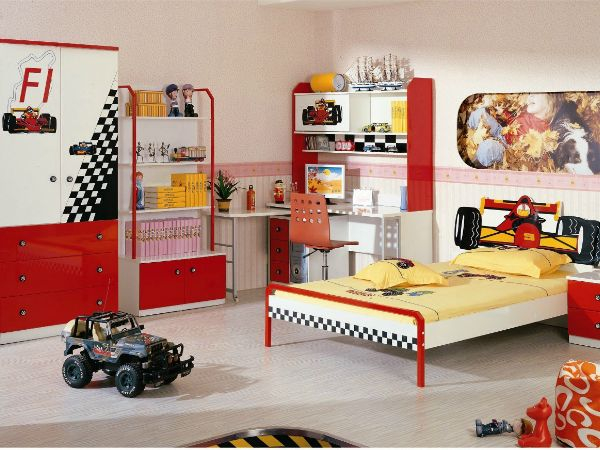 Мой маленький мир: комната юного гонщика