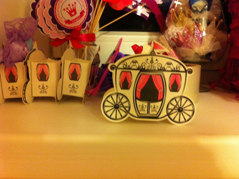 Продаю все к дню рождения маленькой принцессы.