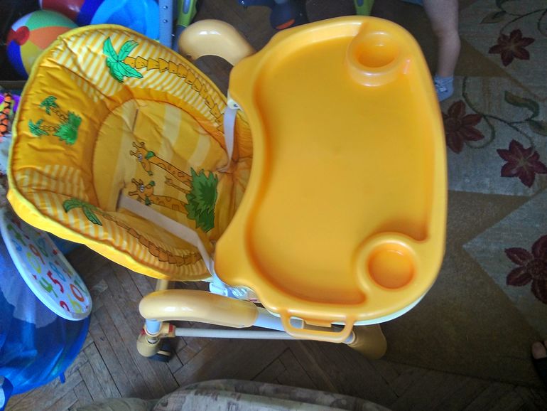 Стульчики для кормления, в хорошем состоянии