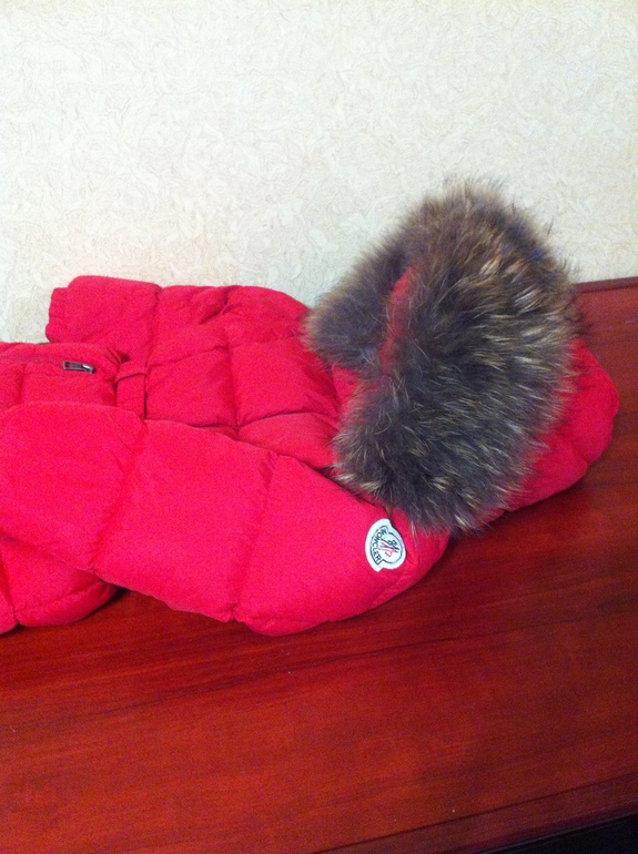 Moncler на 3 года.  Цена 9000 руб.