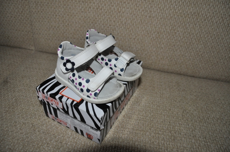 Летняя обувь 21-22 размера.