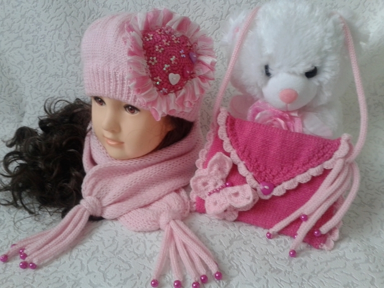 Комплект "Розово-Сердечный":))) На малышку 2лет.