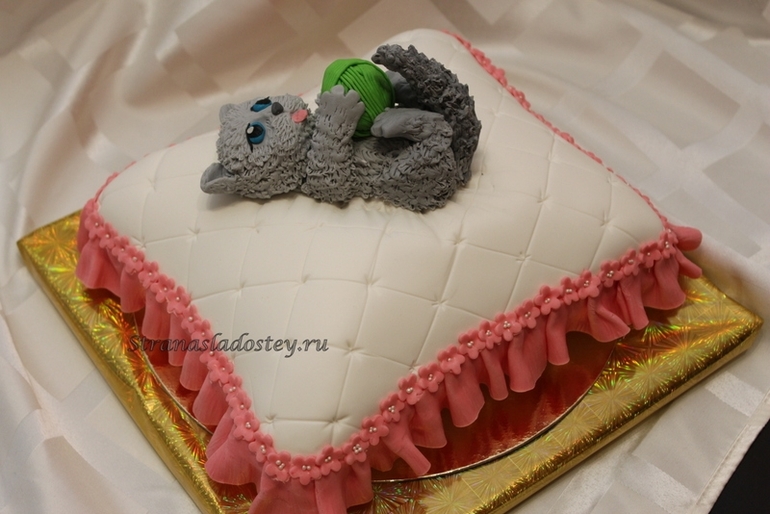 Первая подушечка и первые монстр хай