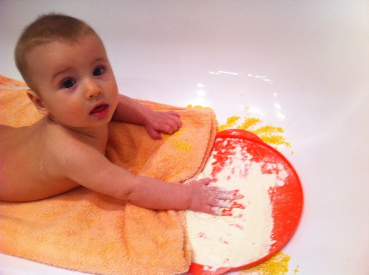 Игры в ванной для деток, которые еще не сидят