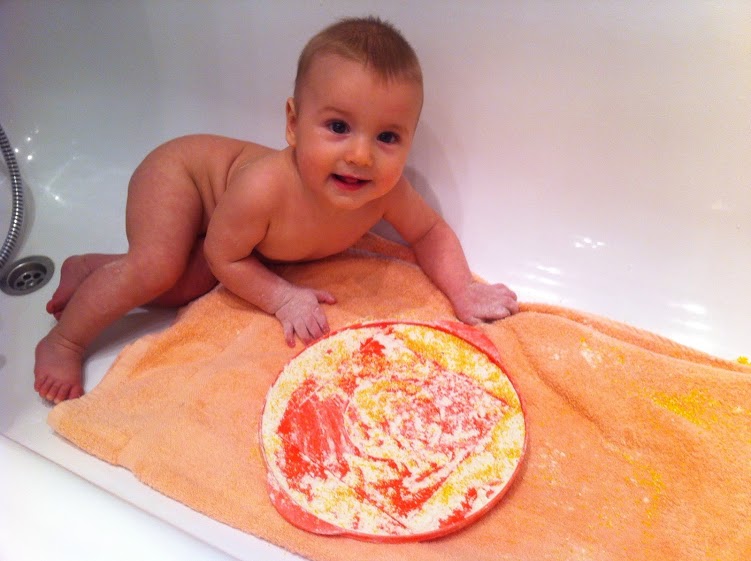 Игры в ванной для деток, которые еще не сидят